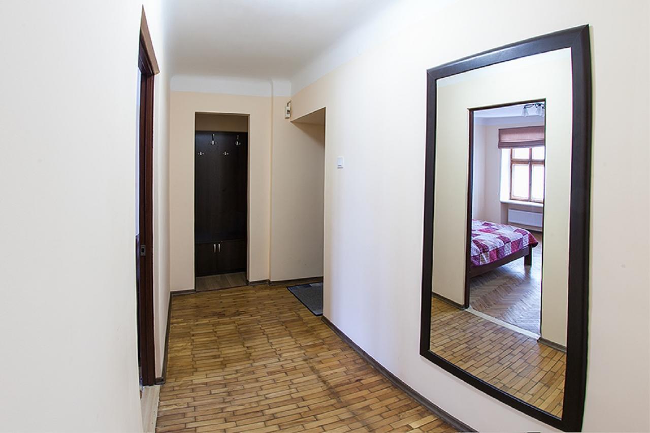 в центрі на вулиці вірменській 12 є дві спальні двуспальні ліжка Apartment *