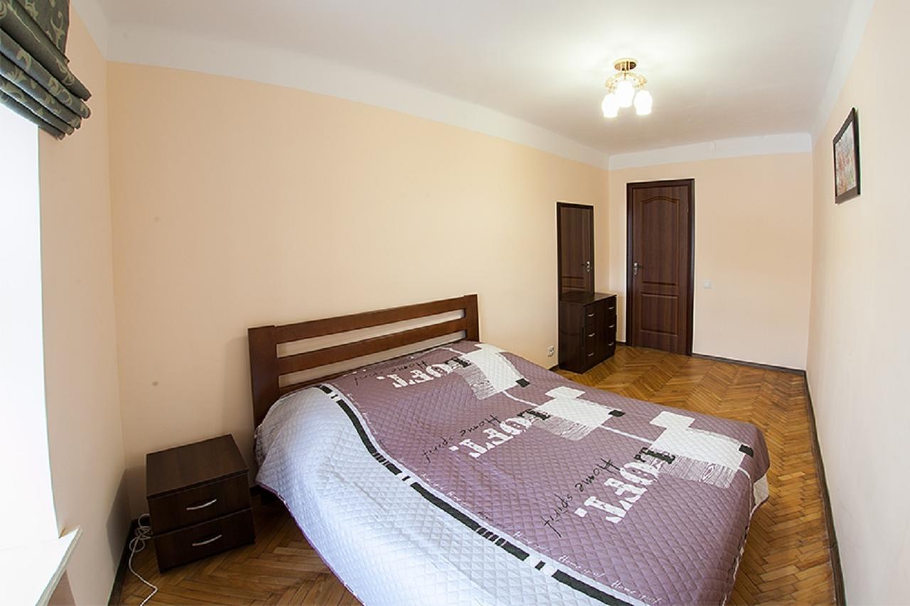 Apartment в центрі на вулиці вірменській 12 є дві спальні двуспальні ліжка
